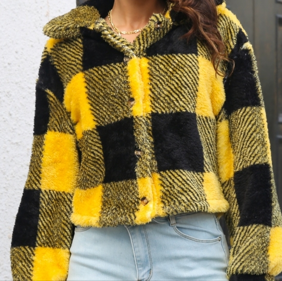 Classic Plaid Buttoned Jacket - Picture 5 of 6